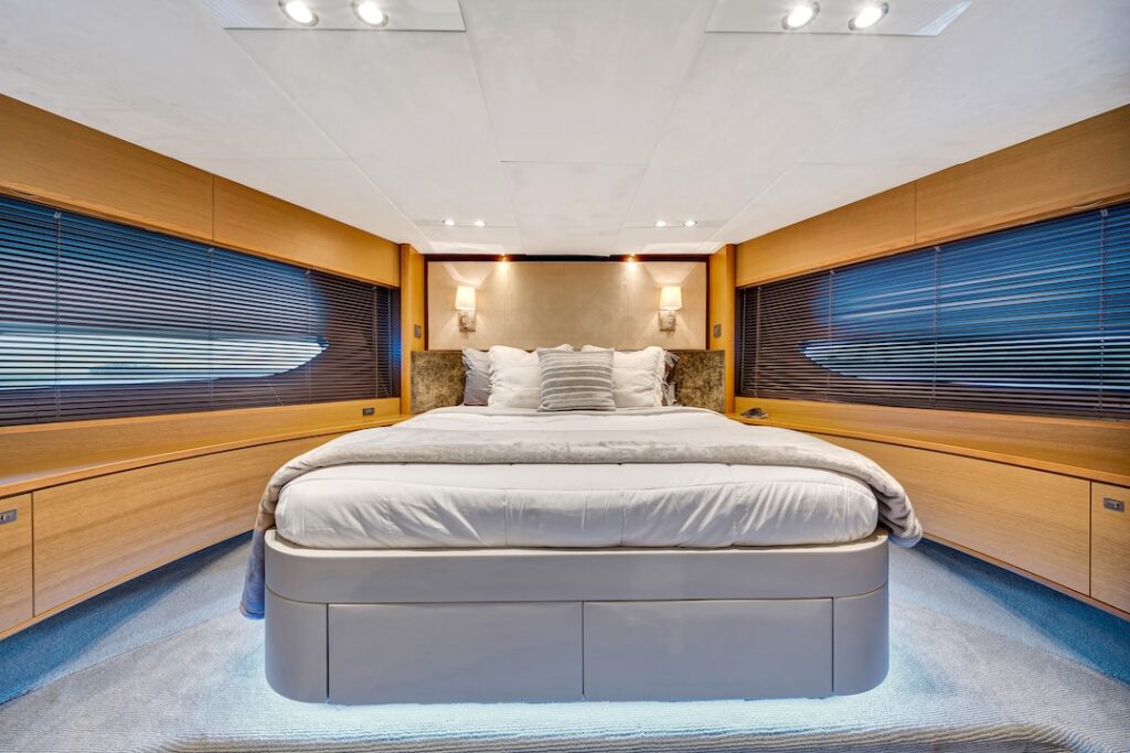 88' Sunseeker - Cabins -1